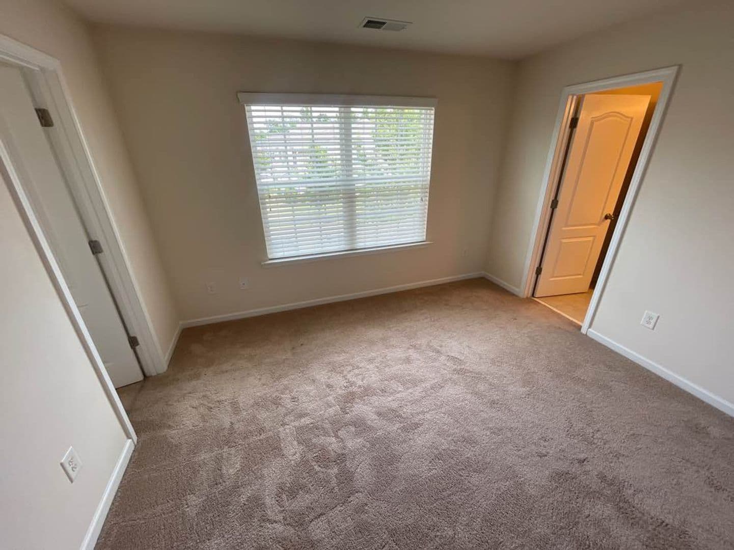 Charlotte House: 7211 Agnew Dr