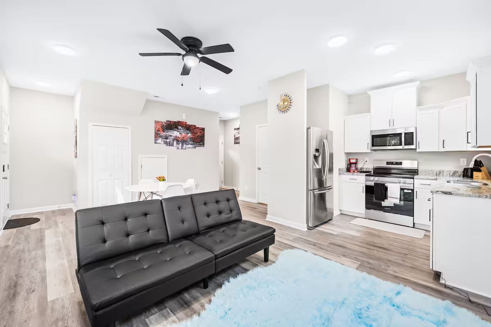 Clover House: 102 Mobley St
