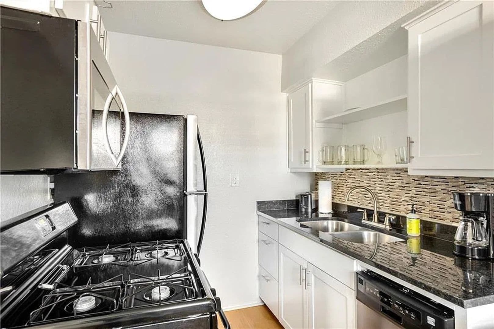 Austin House: 2401 Manor Rd