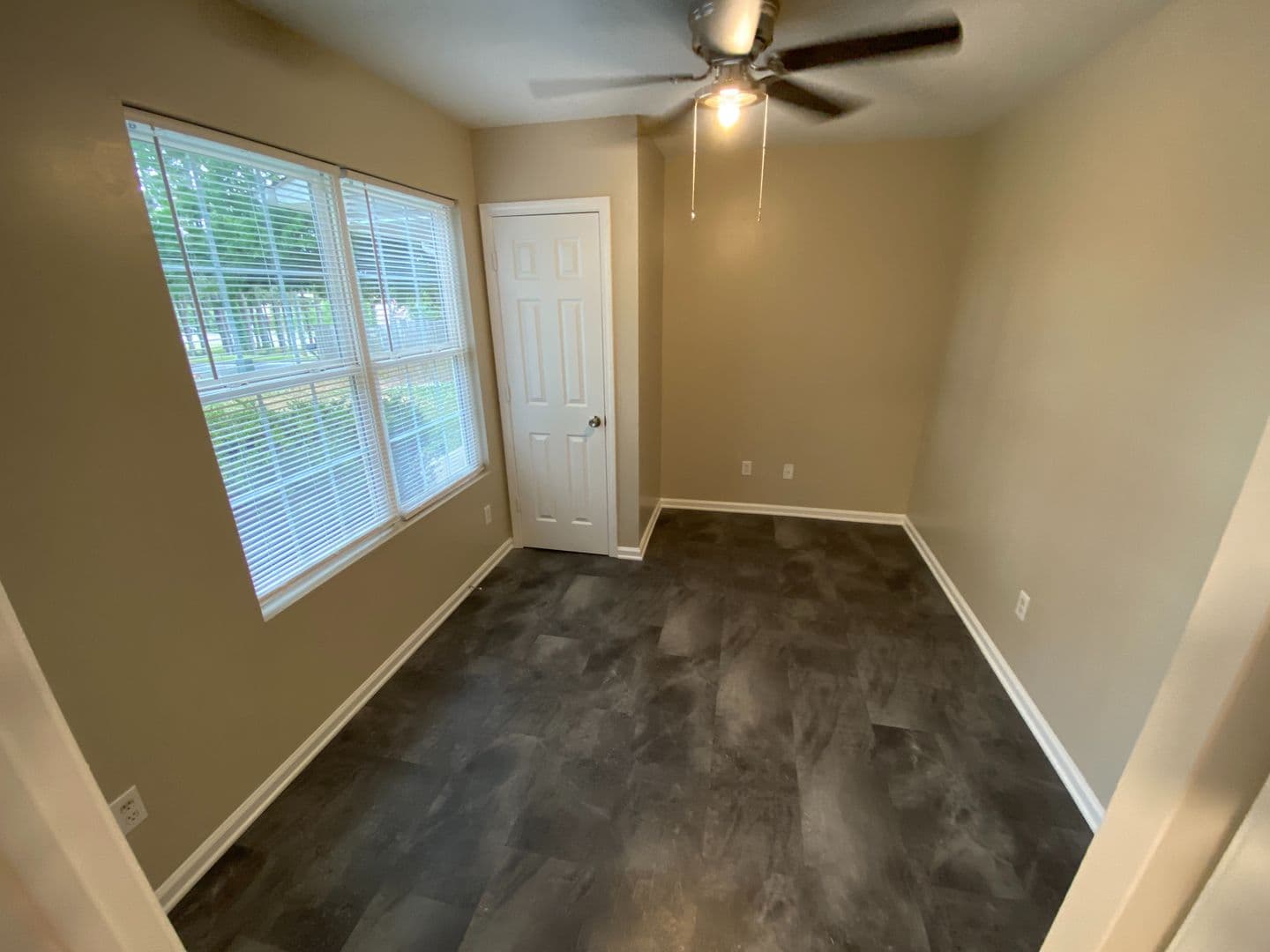 Raleigh House: 909 Bragg St