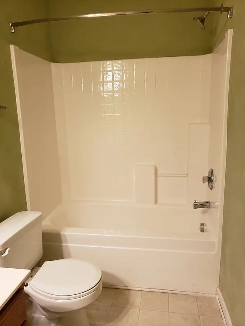Charlotte House: 10318 McGoogan Ln