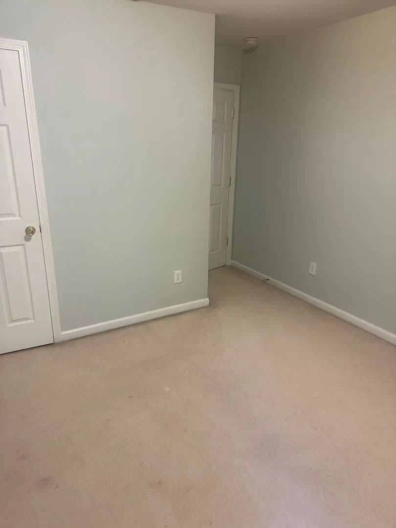 Charlotte House: 12429 Dunford St