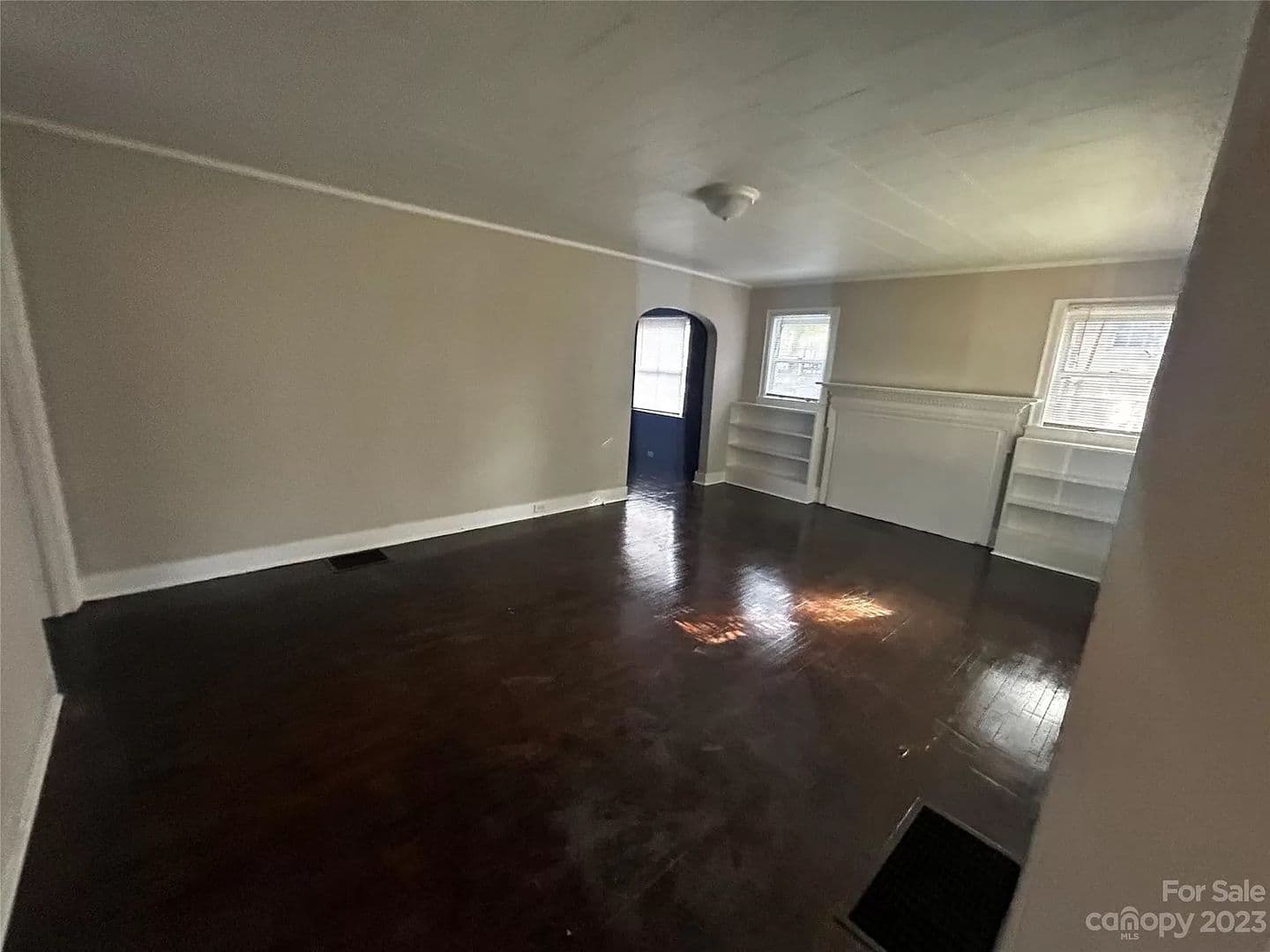 Charlotte House: 2517 Crispin Ave