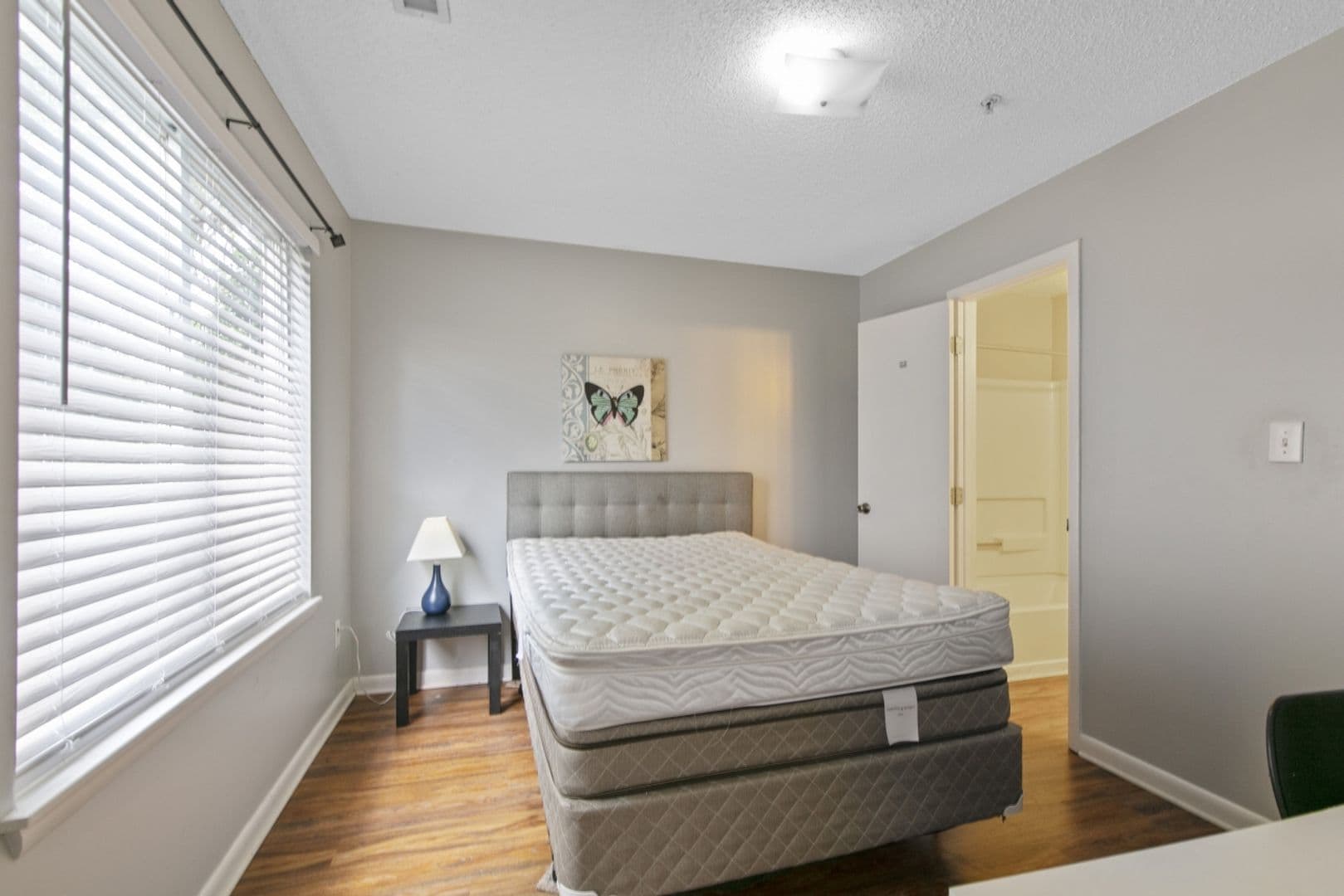 Raleigh House: 1251 #002 University Ct