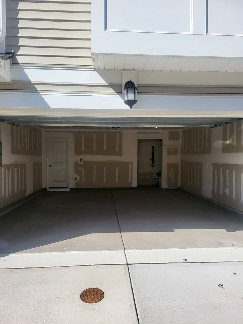 Durham House: 3048 Castle Loch Ln