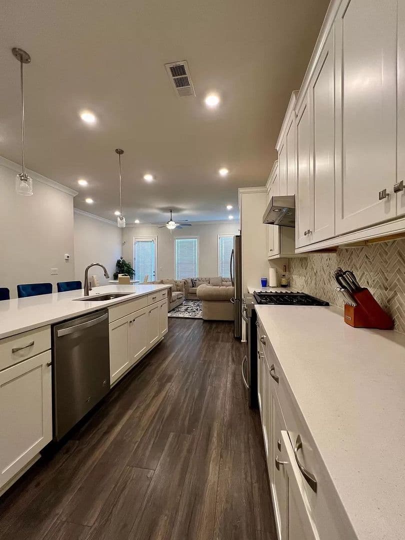 Atlanta House: 1825 La Dawn Ln NW