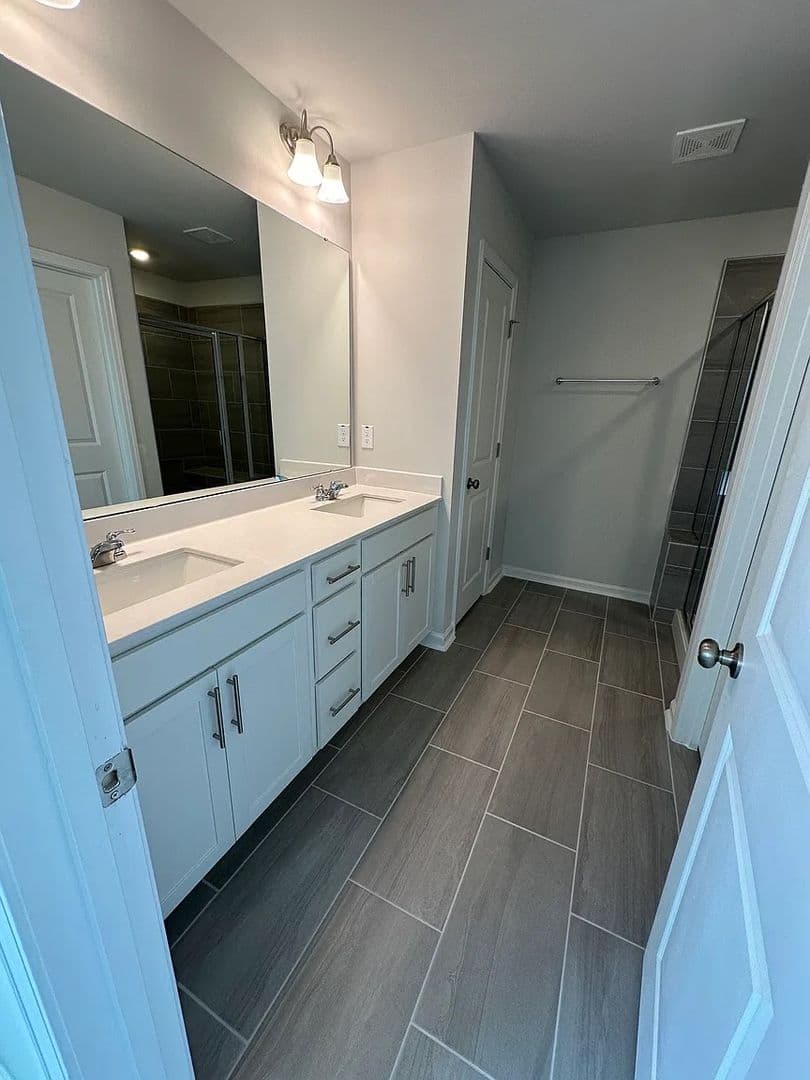 Raleigh House: 5024 Arkrose Dr