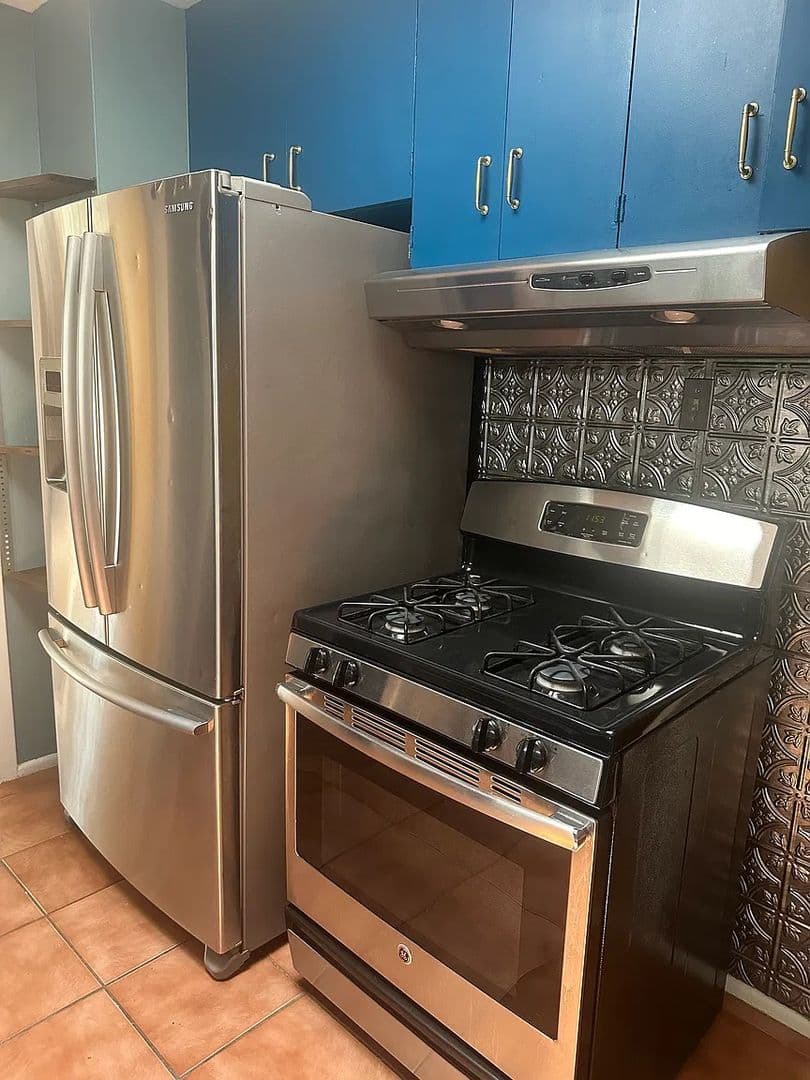 San Antonio House: 1203 Arroya Vista Dr