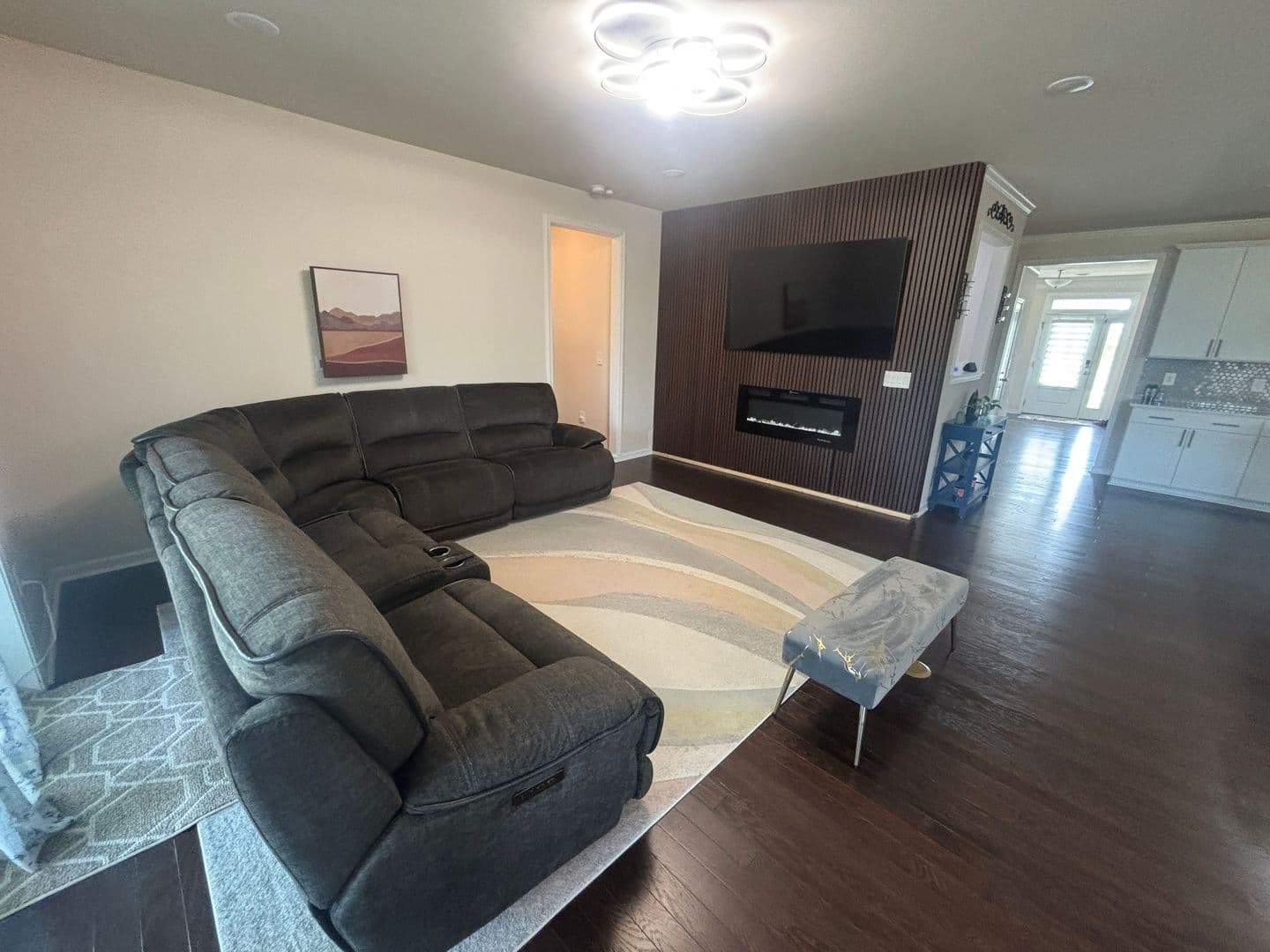 Holly Springs House: 317 Aintree Ave