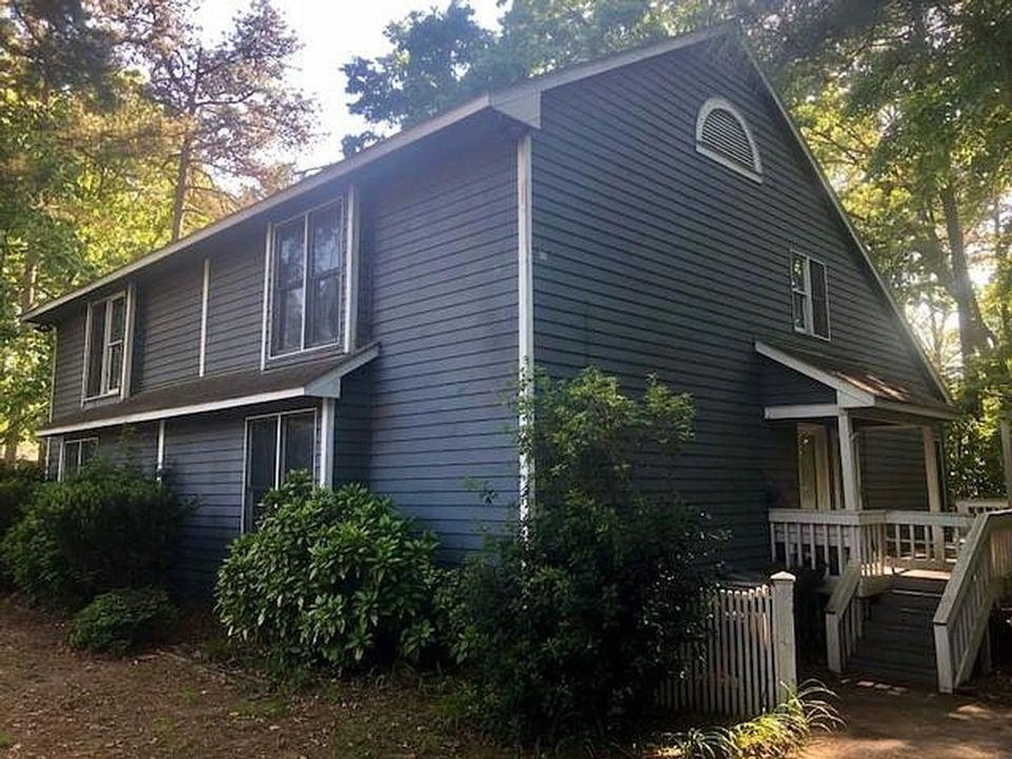 Raleigh House: 700 Grove Ave