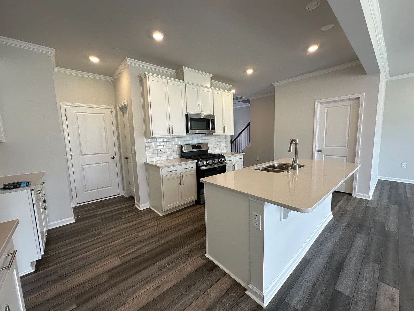Raleigh House: 5024 Arkrose Dr