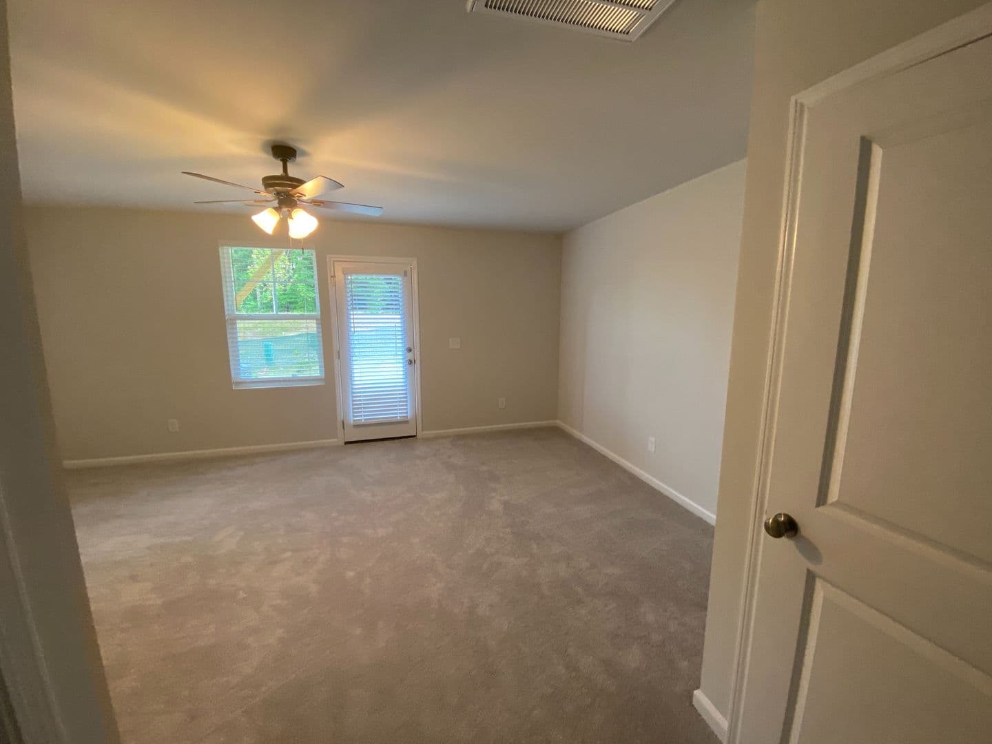 Raleigh House: 4938 Southern Magnolia Dr