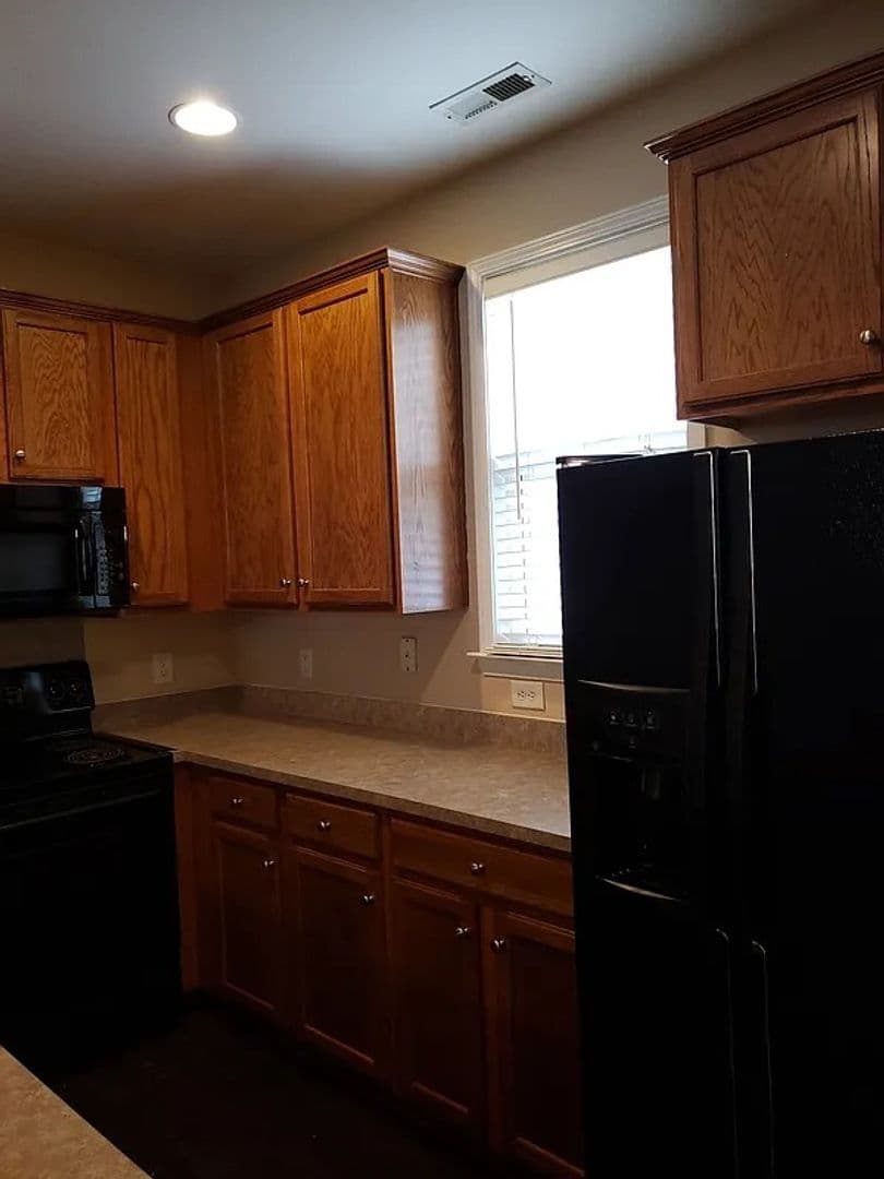 Charlotte House: 10318 McGoogan Ln