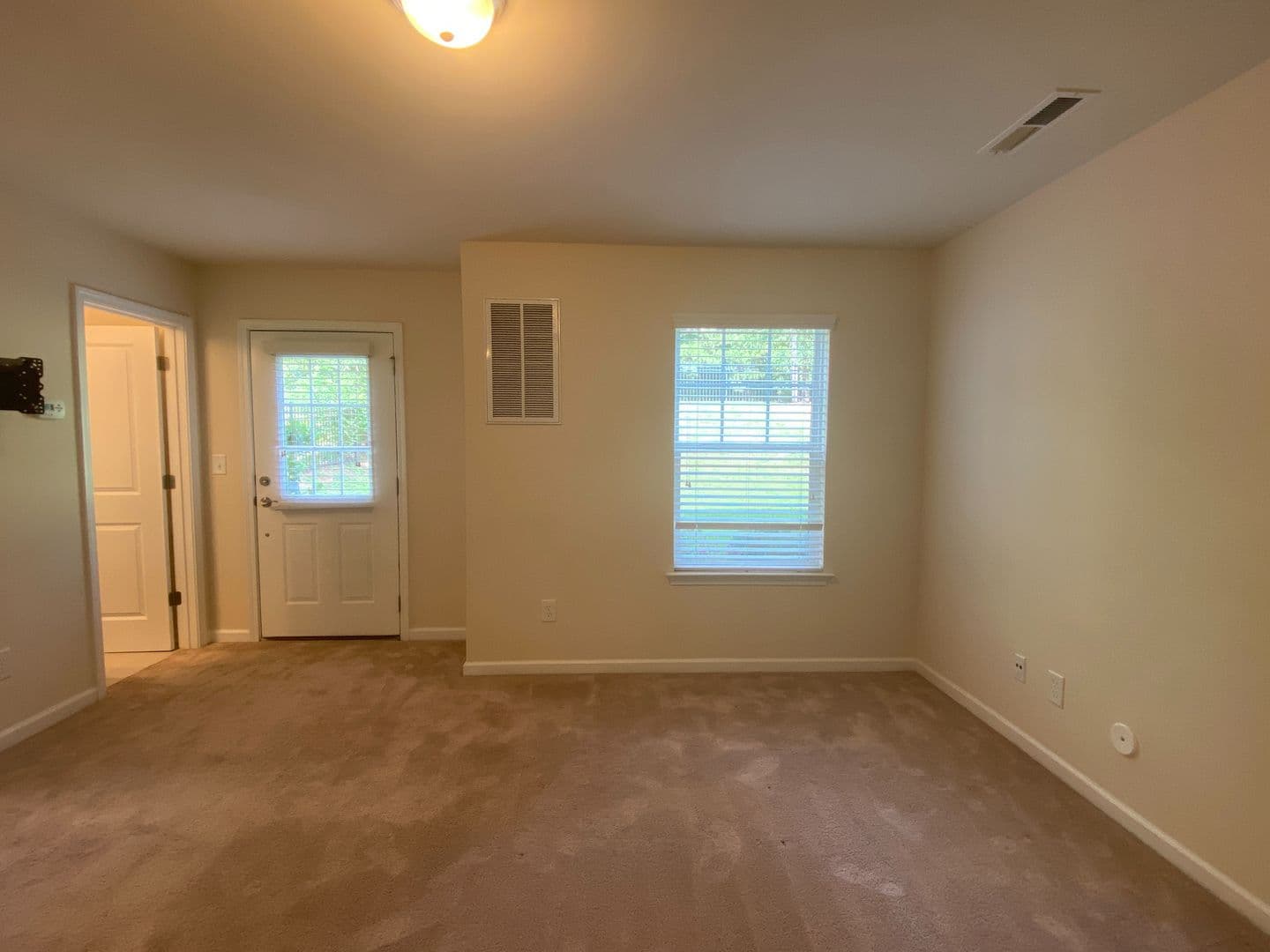 Charlotte House: 8517 Sharonbrook Dr