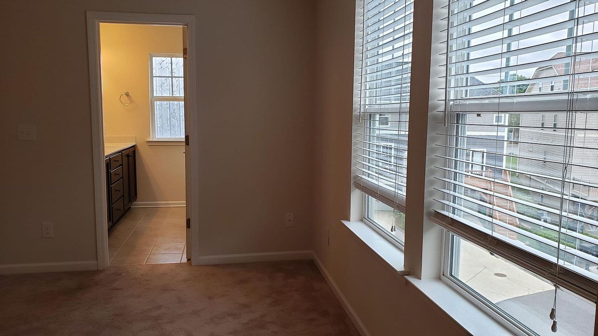 Charlotte House: 8517 Sharonbrook Dr