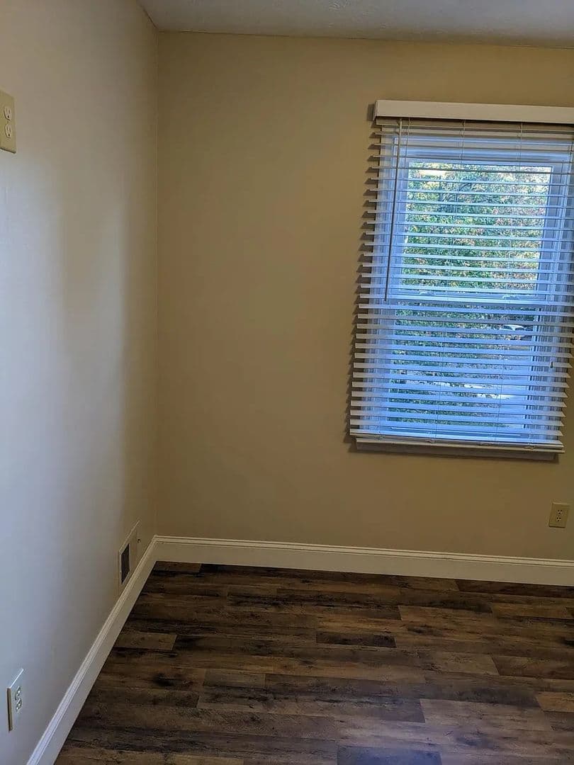 Marietta House: 450 Karl Ct