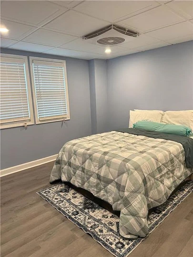 Duluth House: 4909 Glenwhite Dr