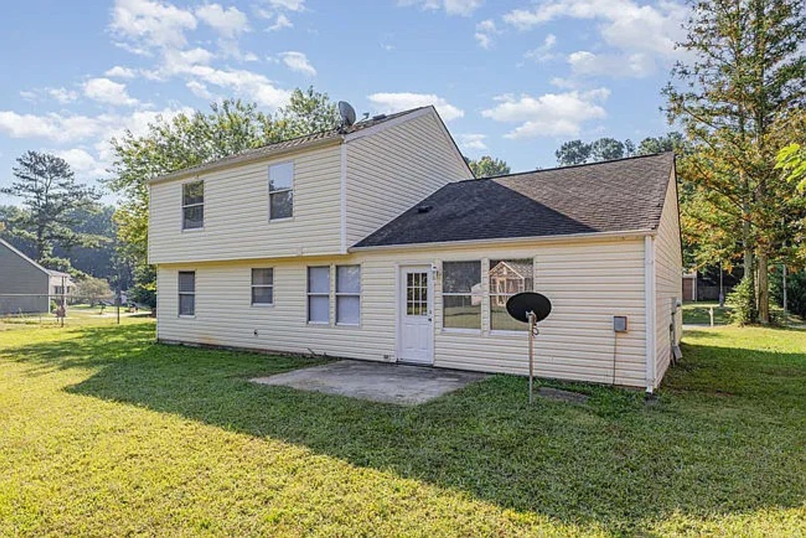 Charlotte House: 8915 Touchstone Ln