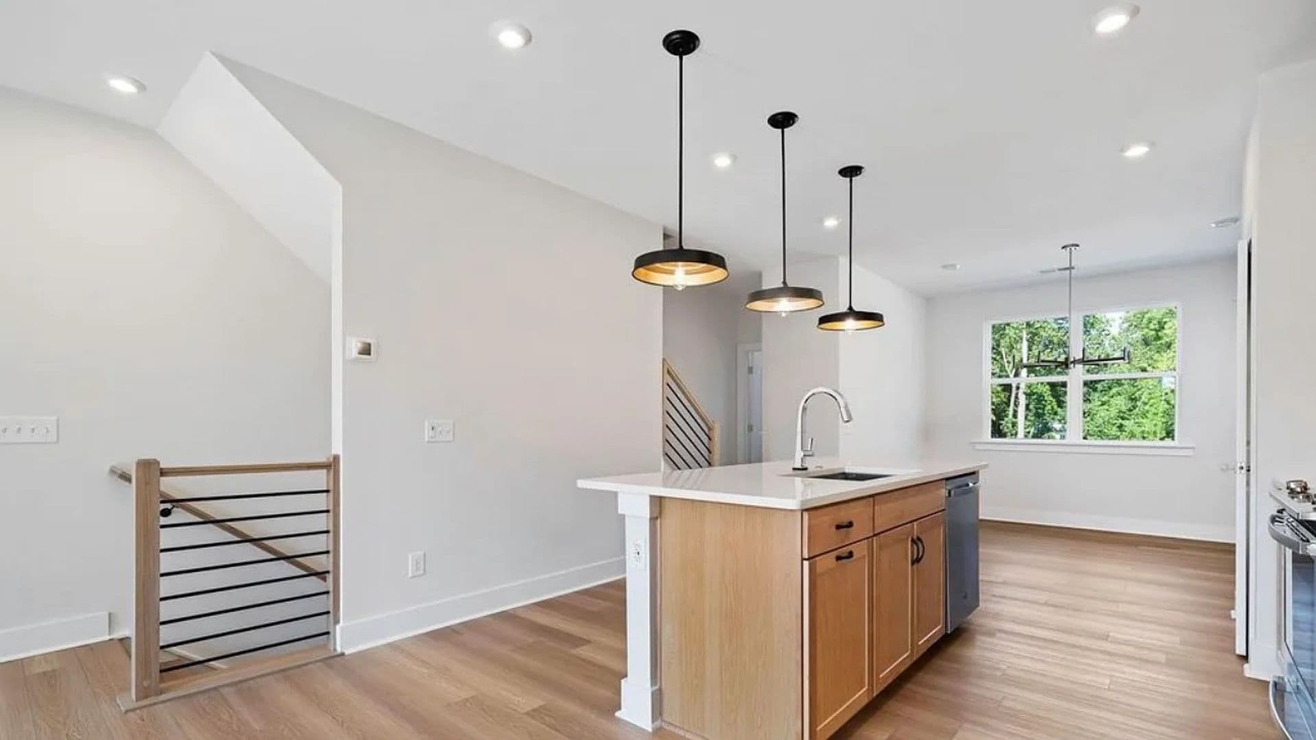 Charlotte House: 1544 Levy Wy
