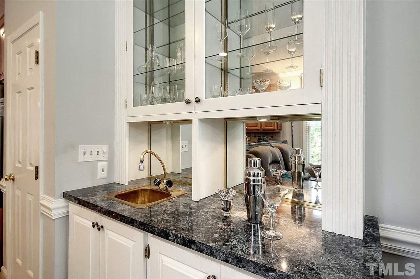 Raleigh House: 3209 Daingerfield Dr