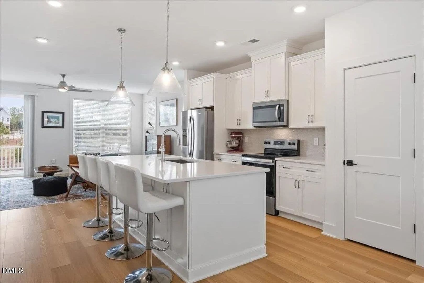 Knightdale House: 522 Billingshurst Wy