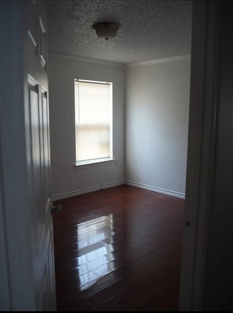 Dallas House: 3512 Jenny Dale Dr