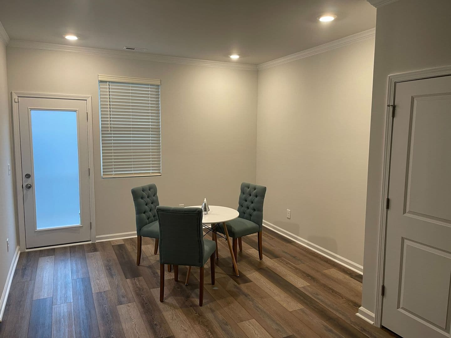 Raleigh House: 6408 Astor Elgin St
