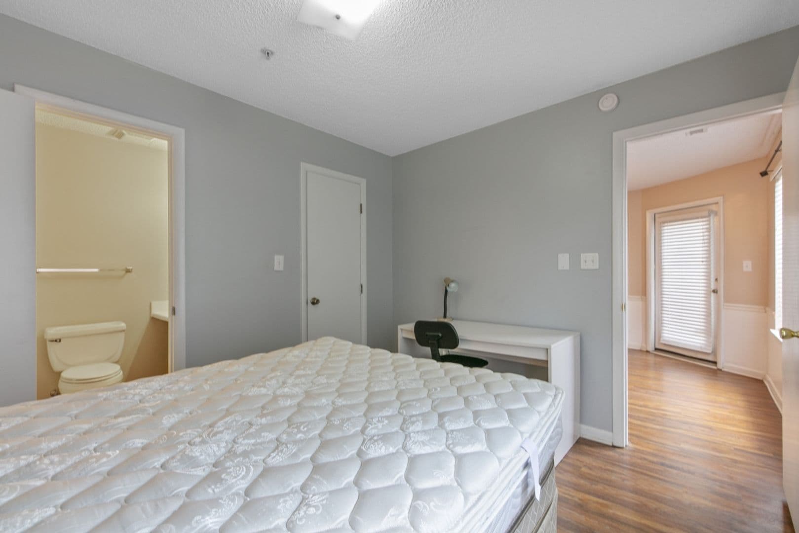 Raleigh House: 1251 #002 University Ct