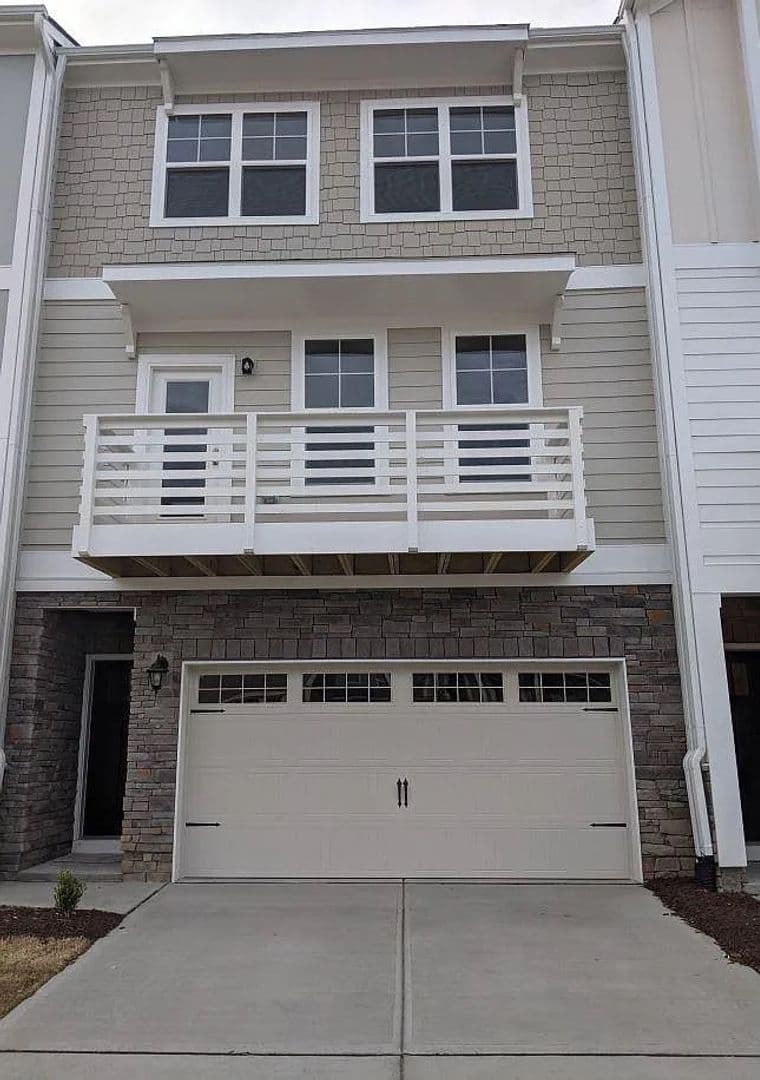 Apex House: 1038 Diamond Dove Ln