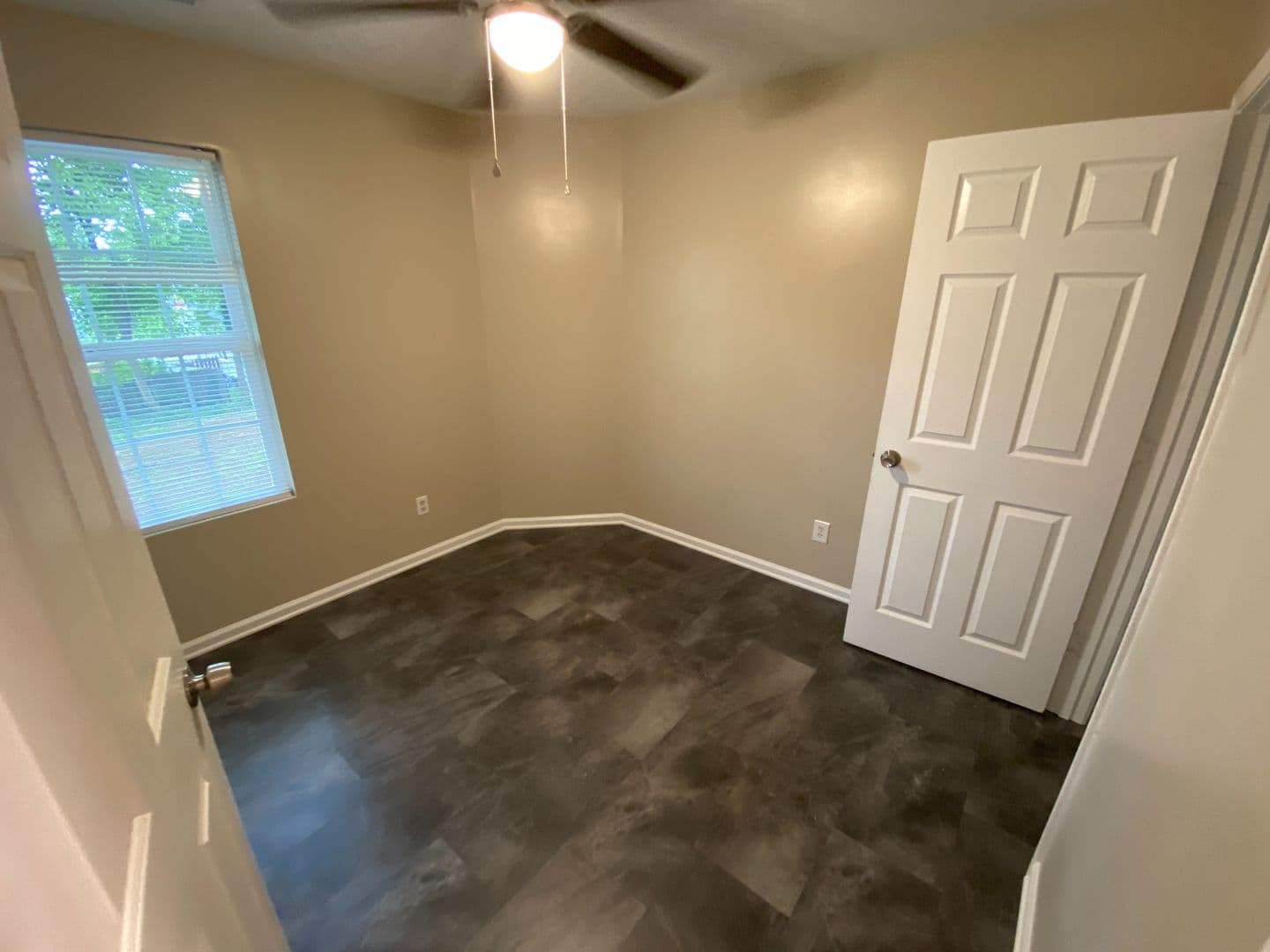 Raleigh House: 909 Bragg St