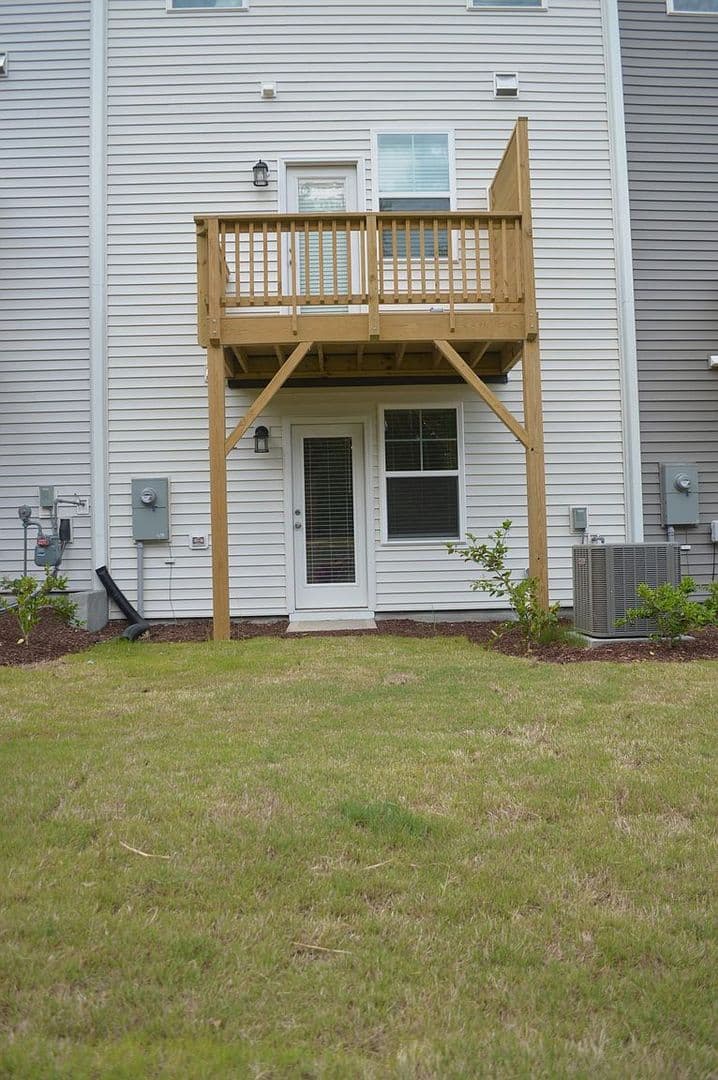 Raleigh House: 4938 Southern Magnolia Dr
