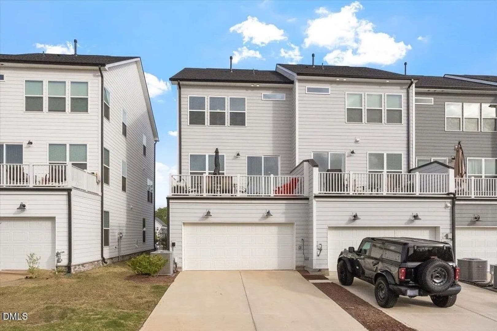 Knightdale House: 522 Billingshurst Wy