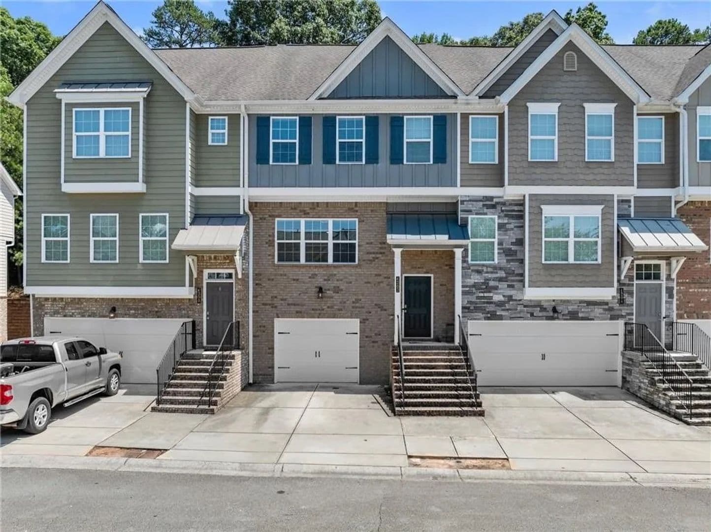 Buford House: 4202 Chatham Ridge Dr