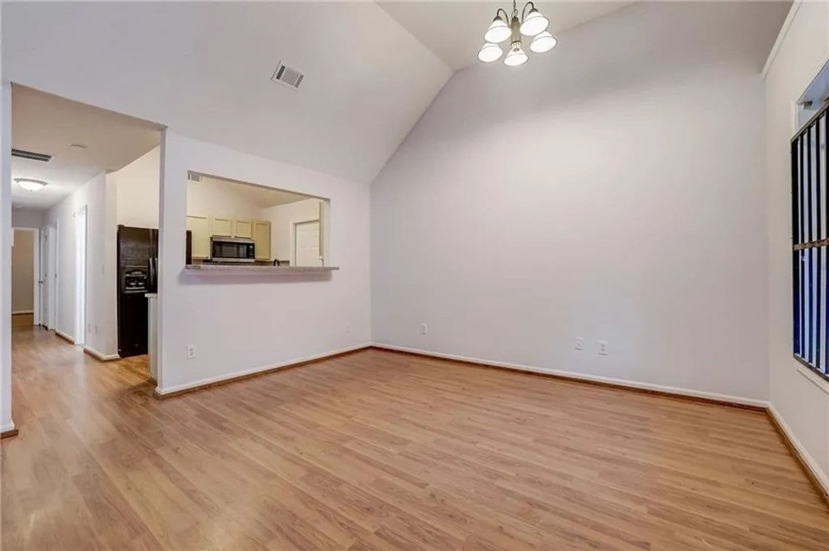Union City House: 3865 Cypress Pointe Dr