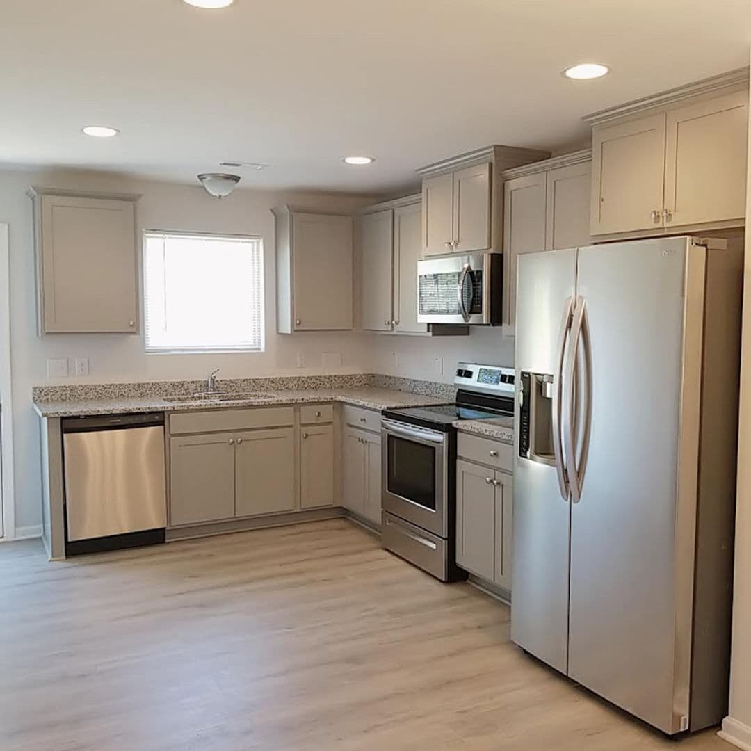 Raleigh House: 323 Switch St