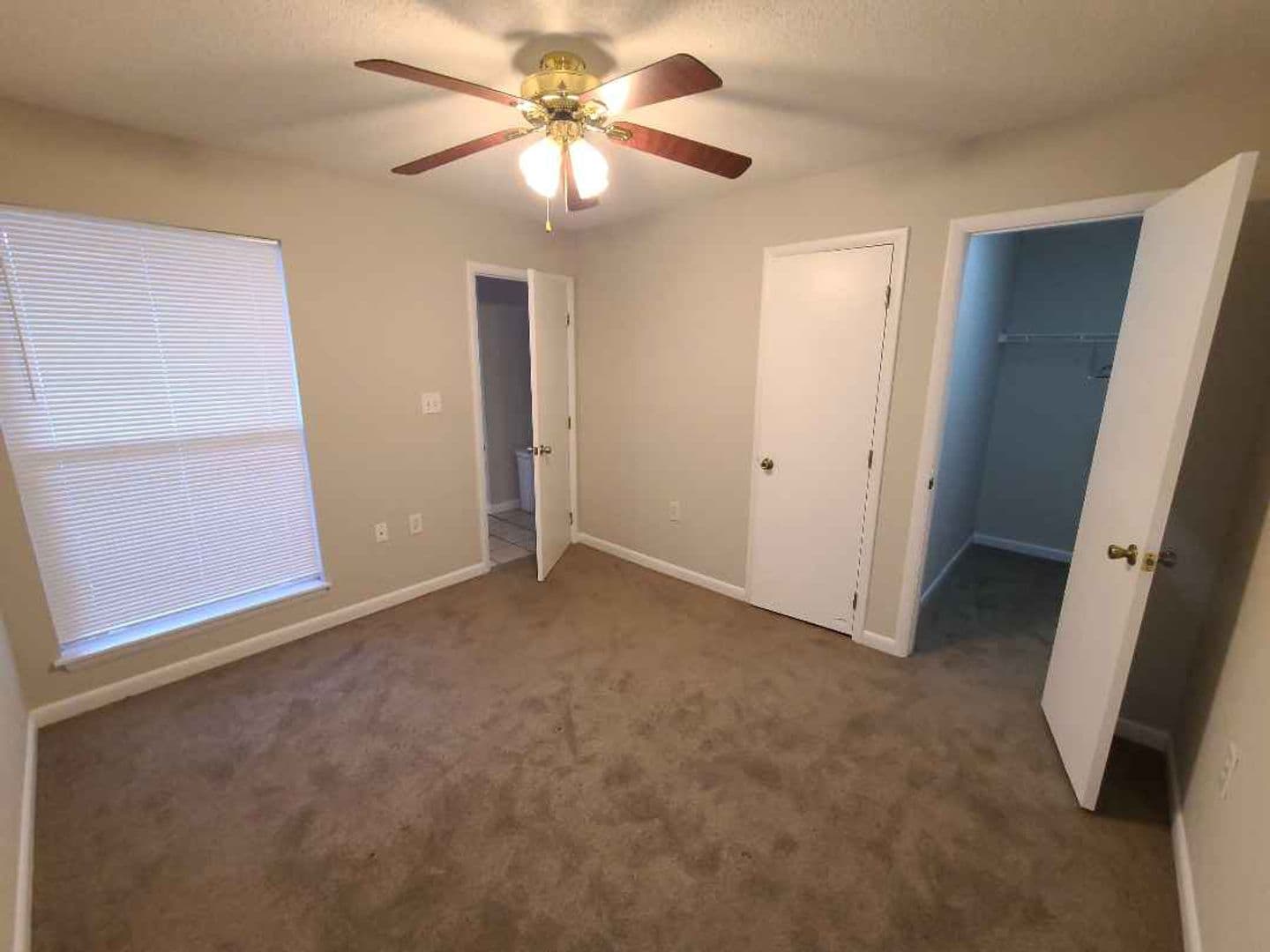 Raleigh House: 1331 #302 Crab Orchard Dr