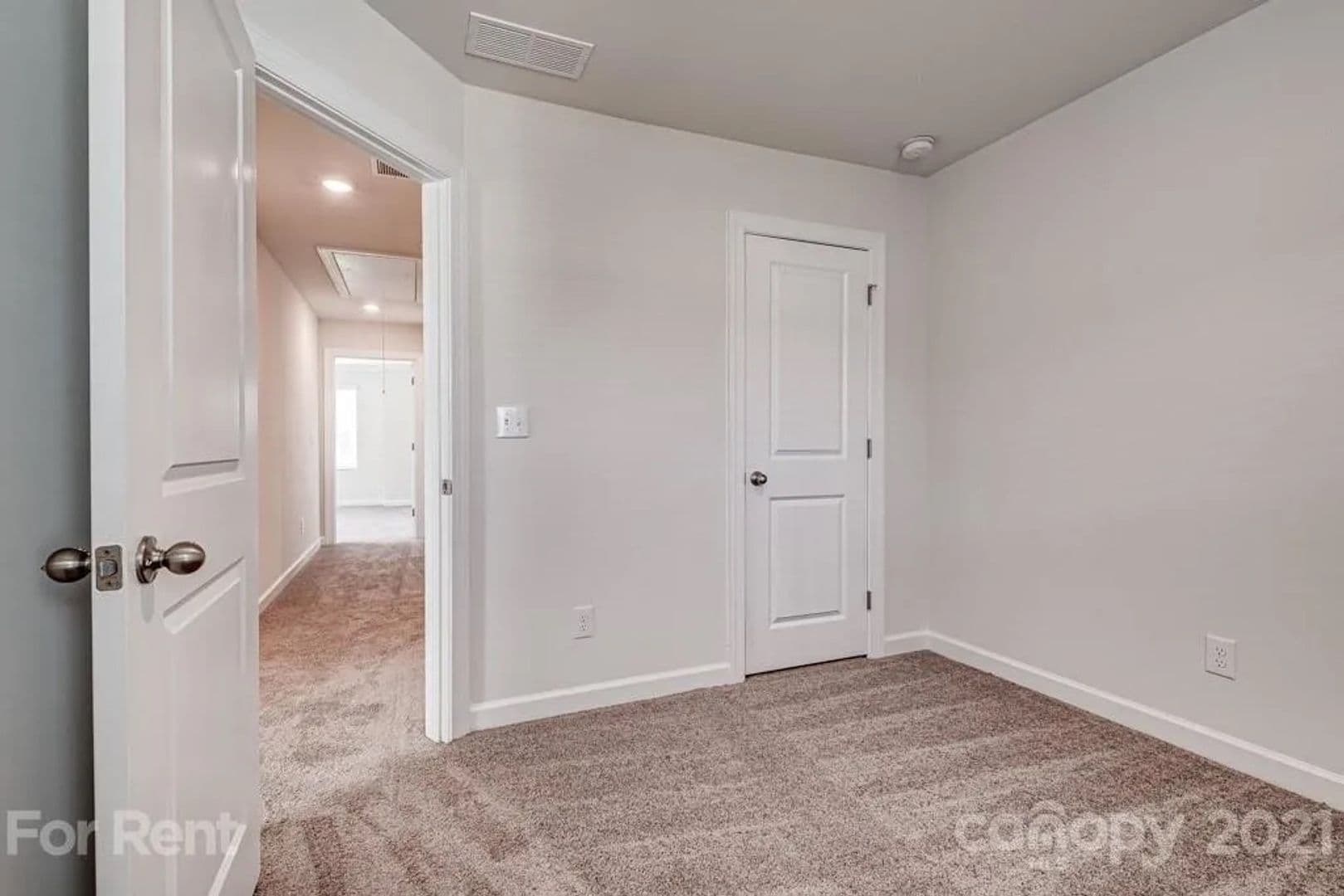 Charlotte House: 2022 Tears Ln