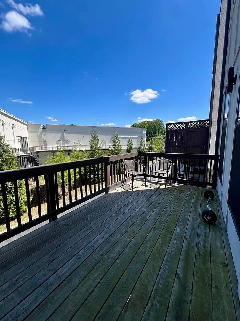 Atlanta House: 1825 La Dawn Ln NW