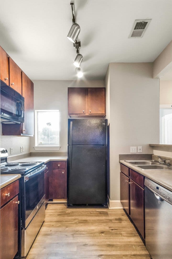 Austin House: 1901 Crossing Pl