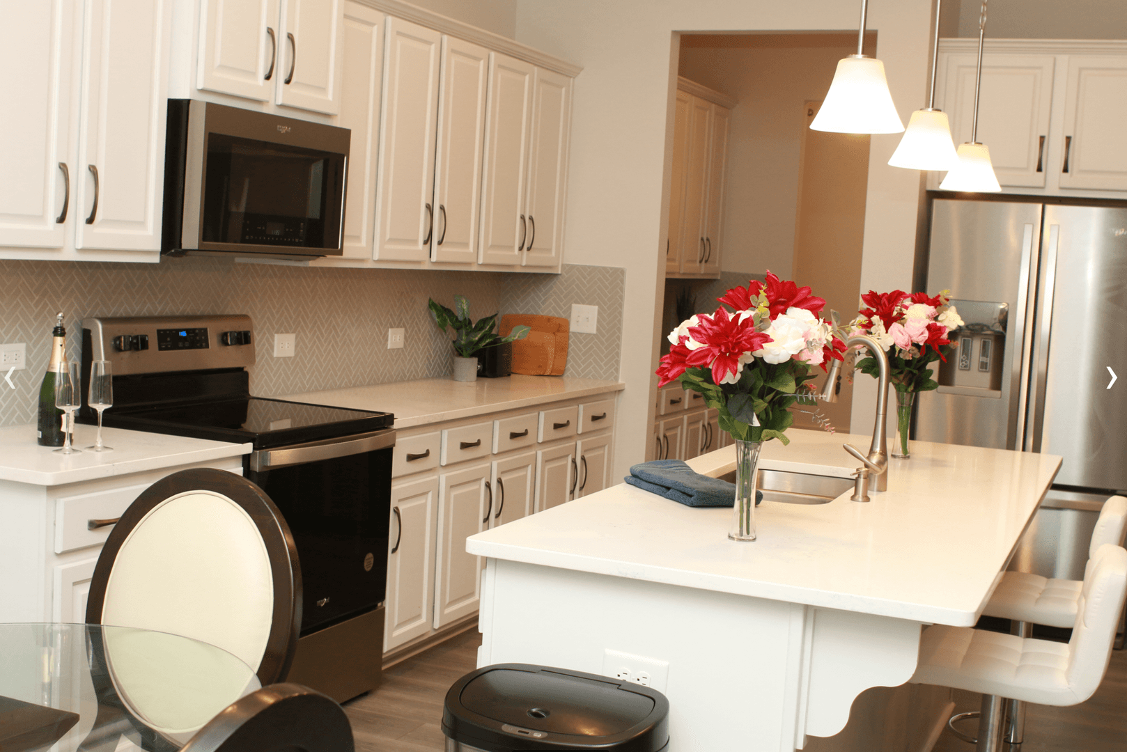 Charlotte House: 1727 Grace Ln