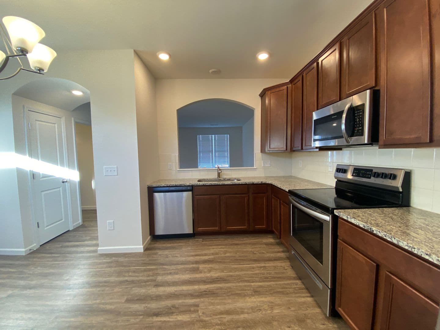 Belmont House: 1103 Johns Walk Way