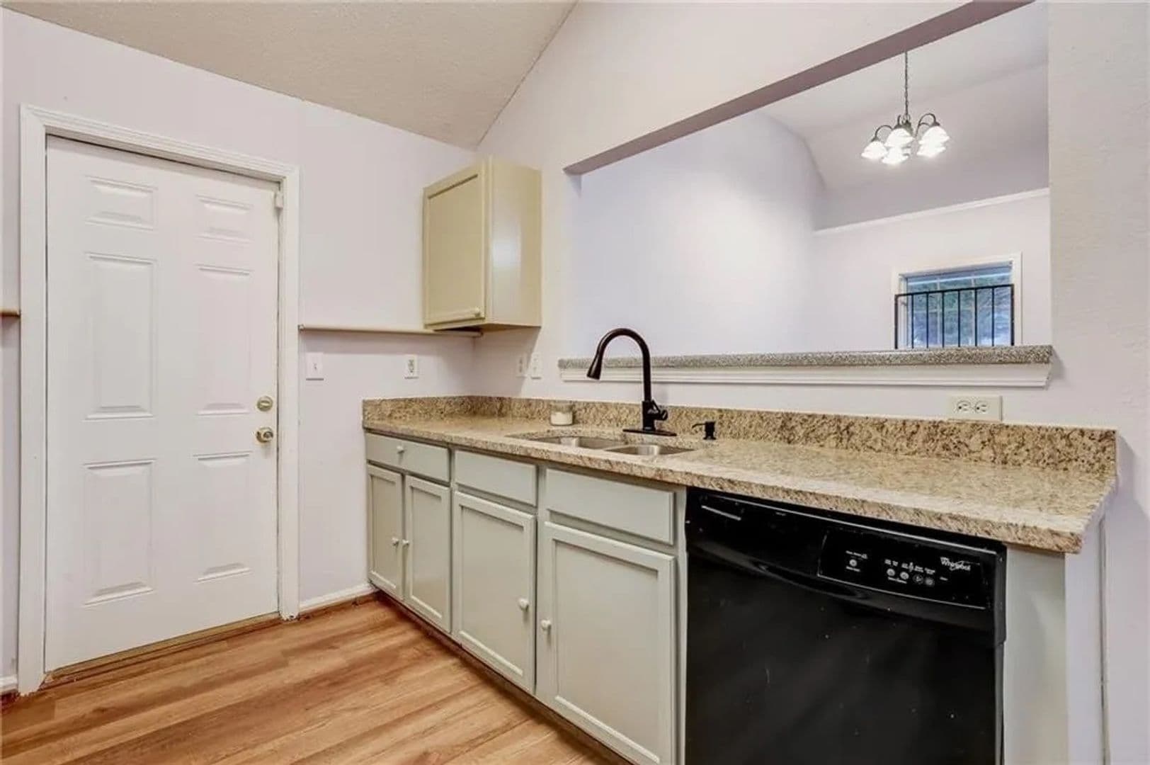 Union City House: 3865 Cypress Pointe Dr