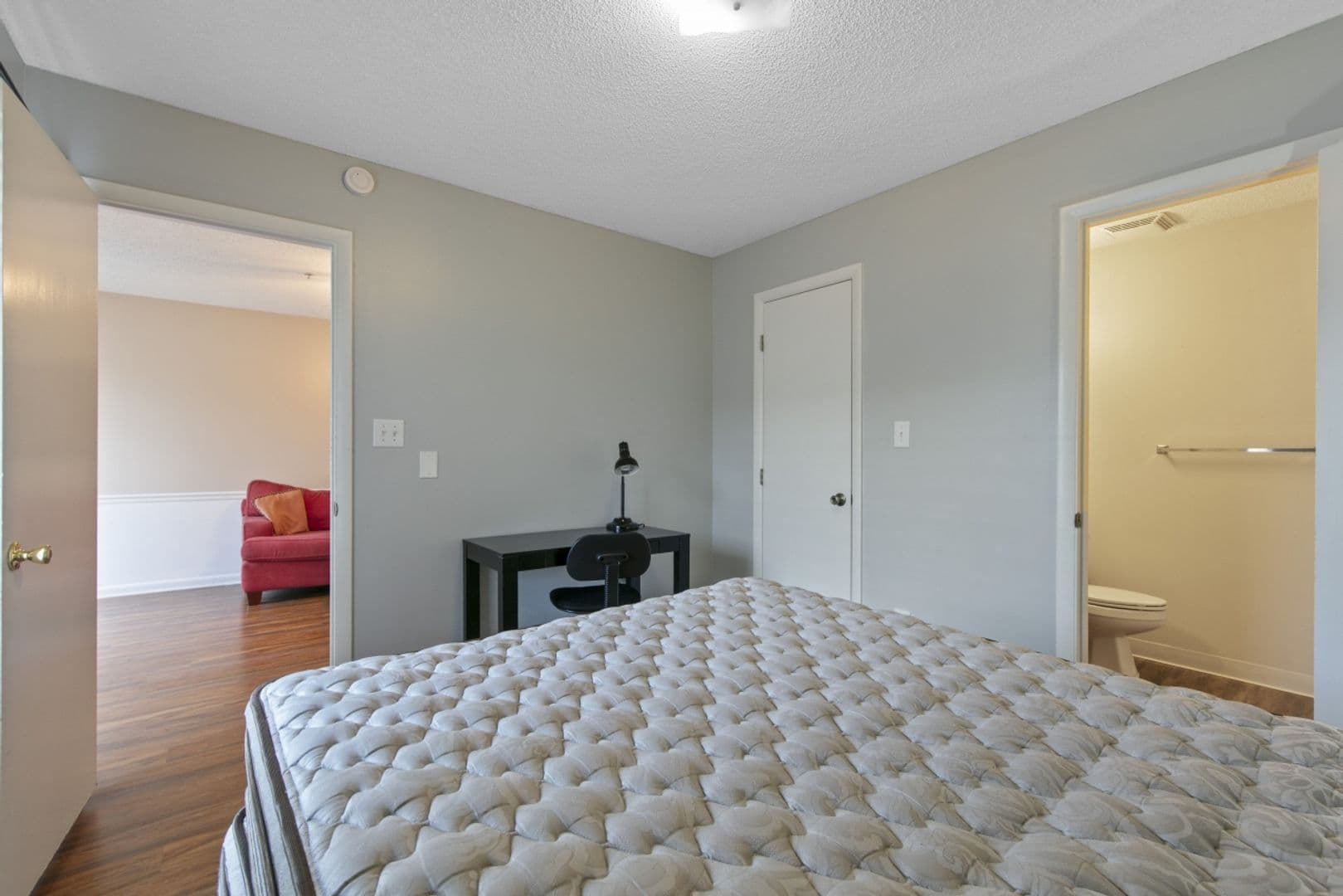 Raleigh House: 1251 #002 University Ct