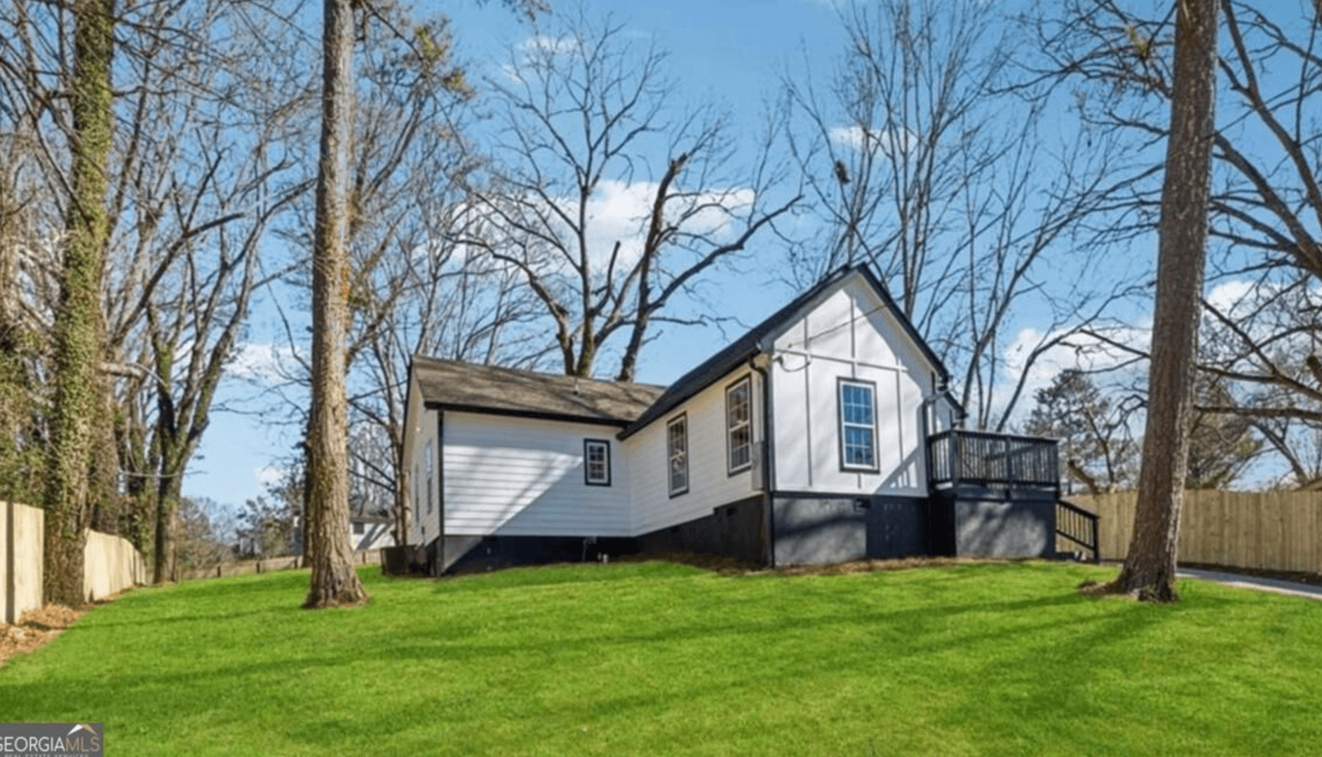 College Park House: 3482 Atlanta St