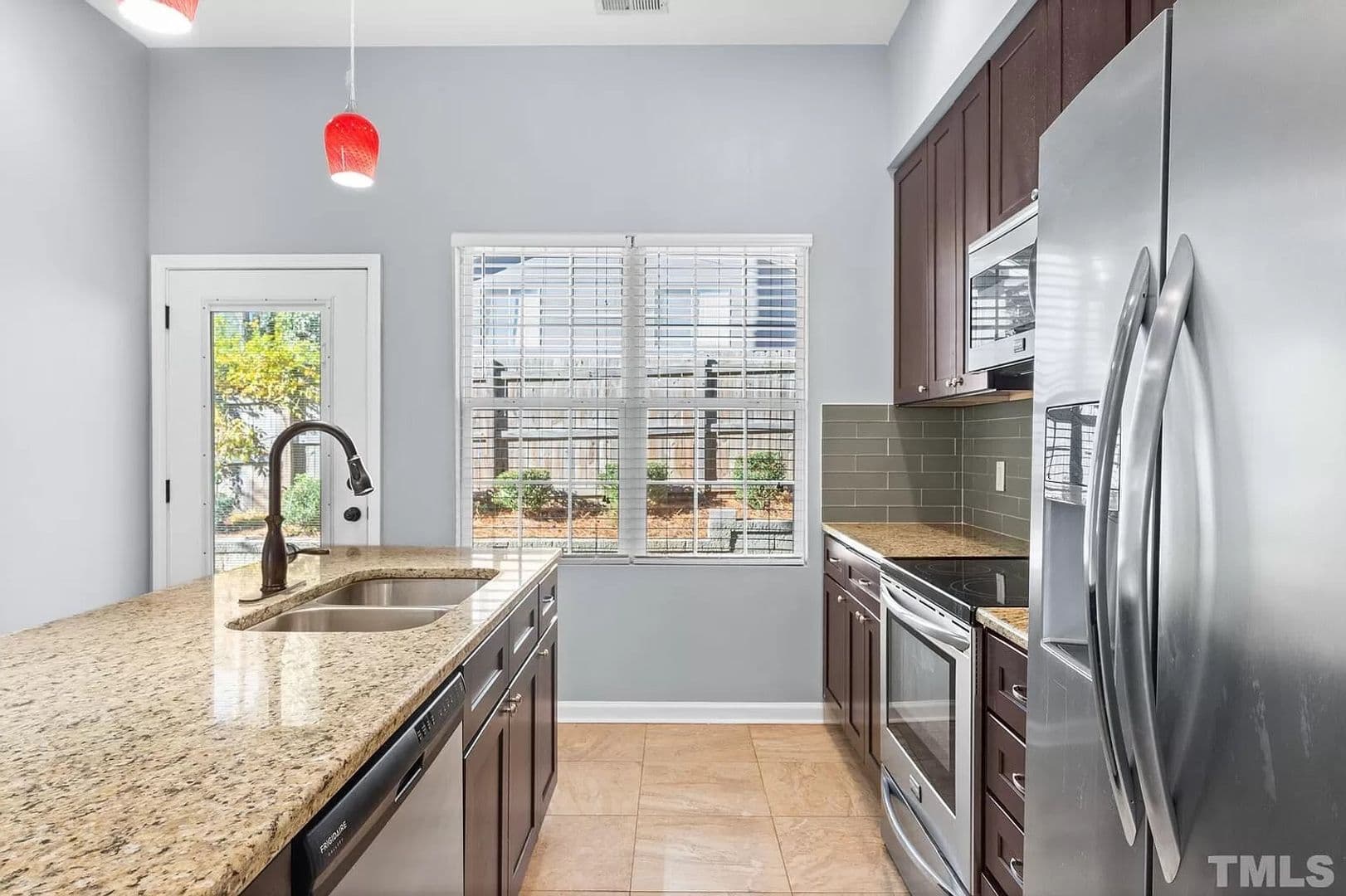 Raleigh House: 129 #102 Pineland Cir