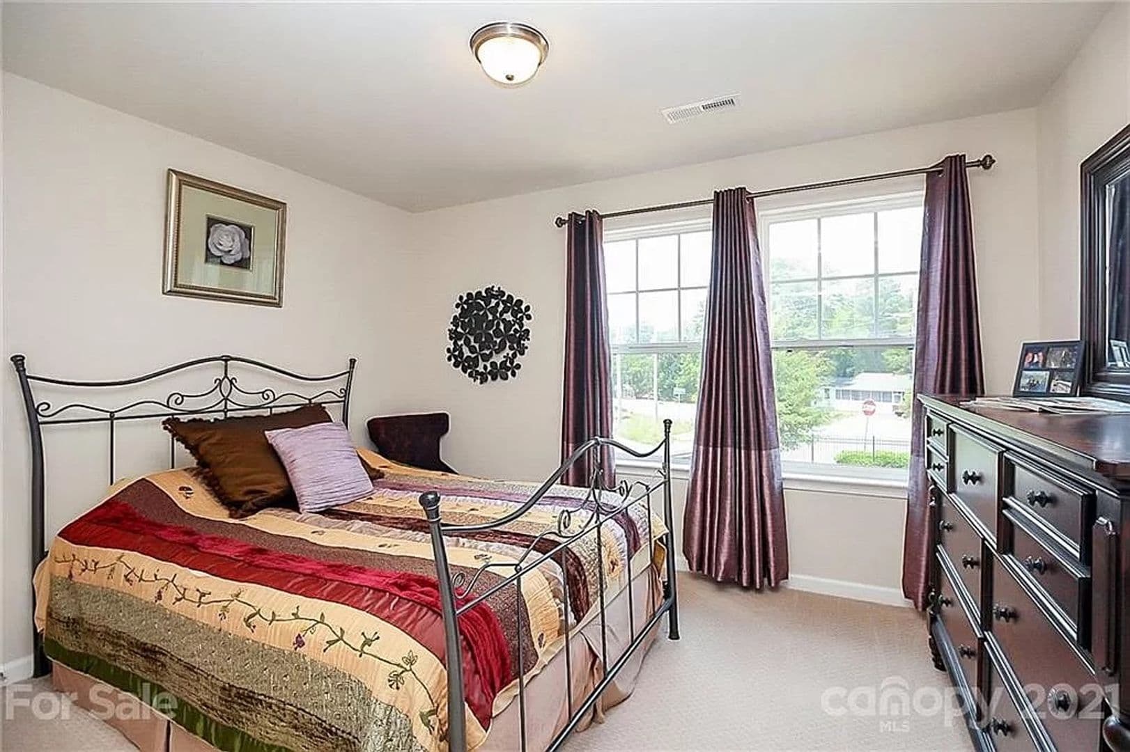 Charlotte House: 1502 Sharon Rd W
