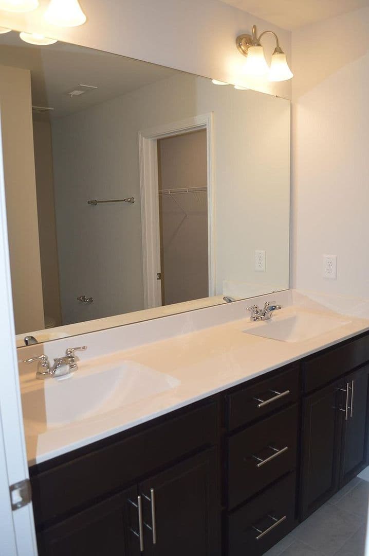 Raleigh House: 4938 Southern Magnolia Dr