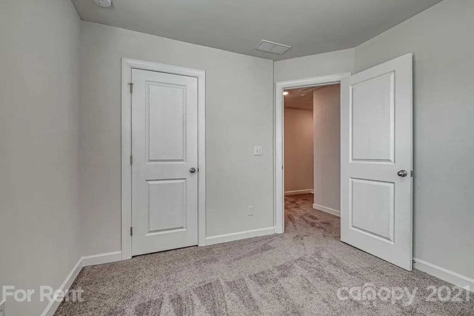 Charlotte House: 2022 Tears Ln