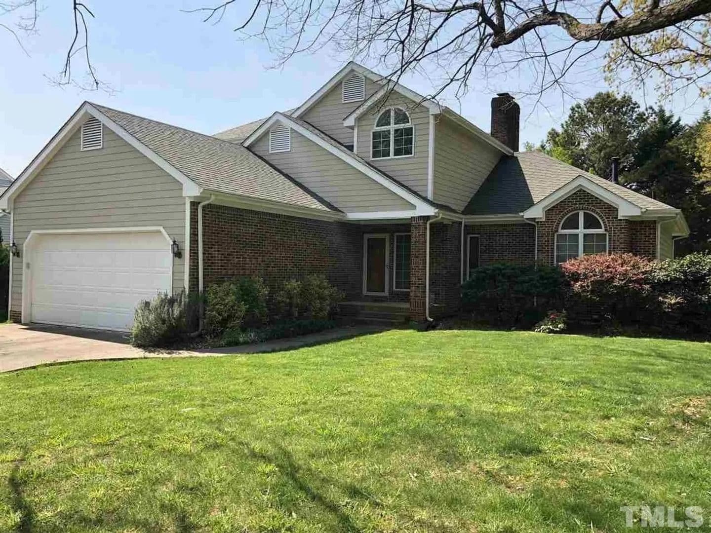 Apex House: 1010 Kingsway Dr