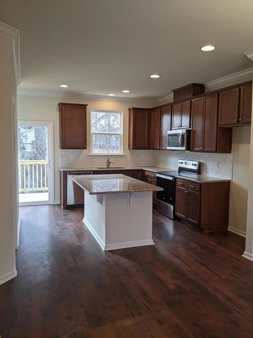 Apex House: 1038 Diamond Dove Ln